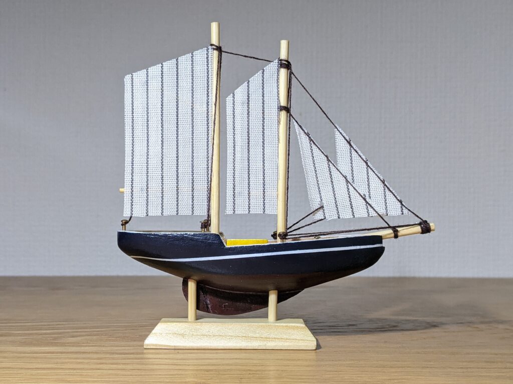 あおぞら モデルシップ 帆船模型 AOZORA ブルーノーズ ミニ Bluenose Mini の右舷側