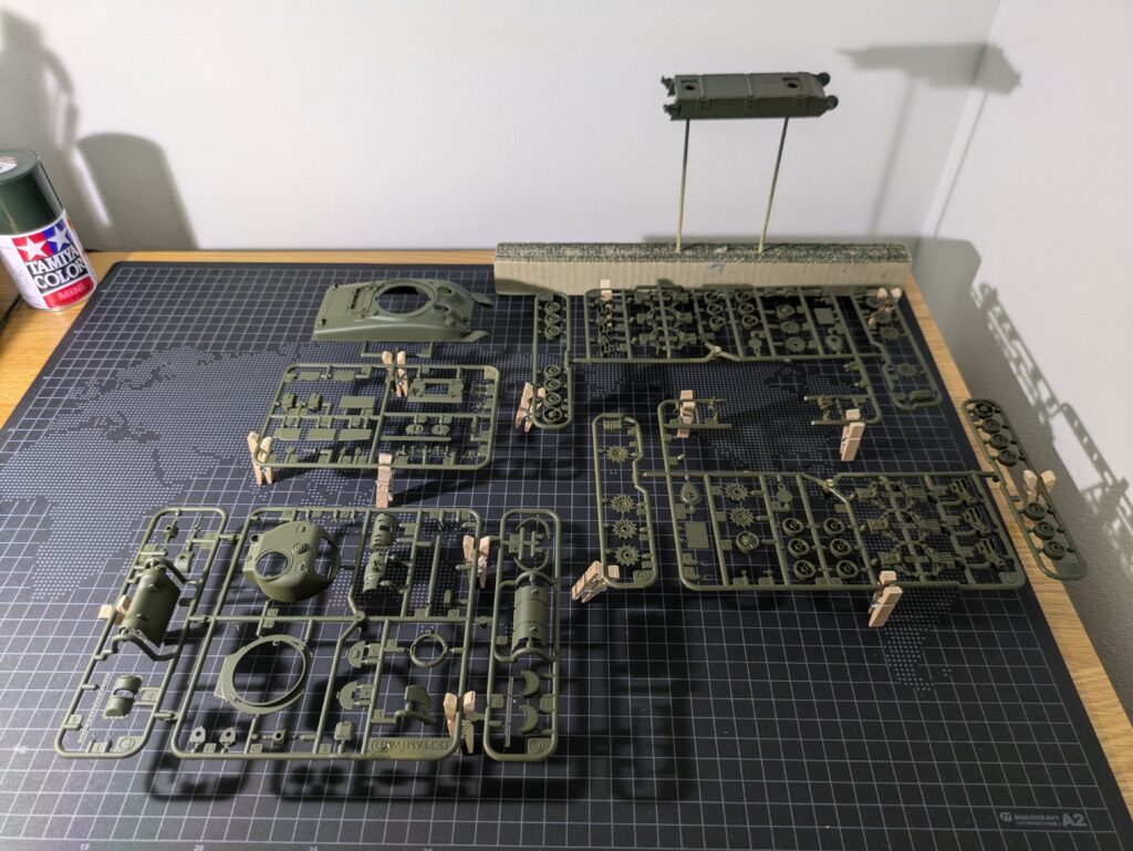 1/48 アメリカM4A1シャーマン戦車 ランナー塗装後