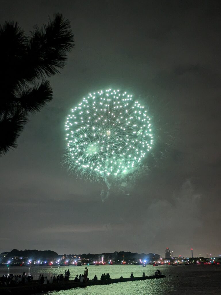 緑の打ち上げ花火