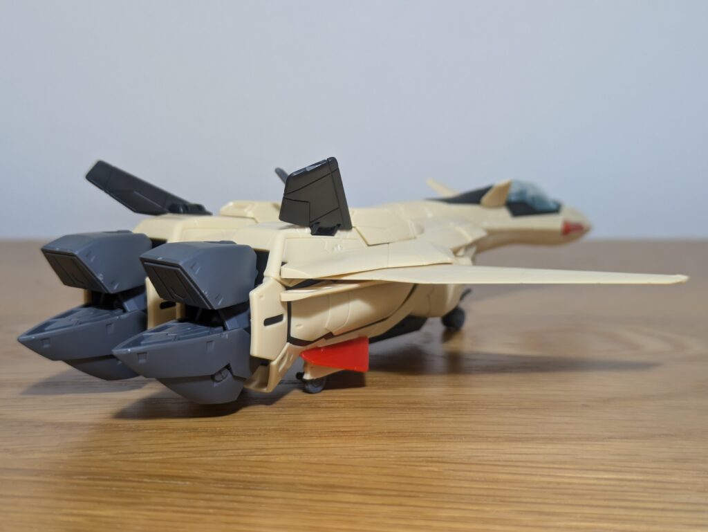 HG 1/100 YF-19 のファイターモード後方から