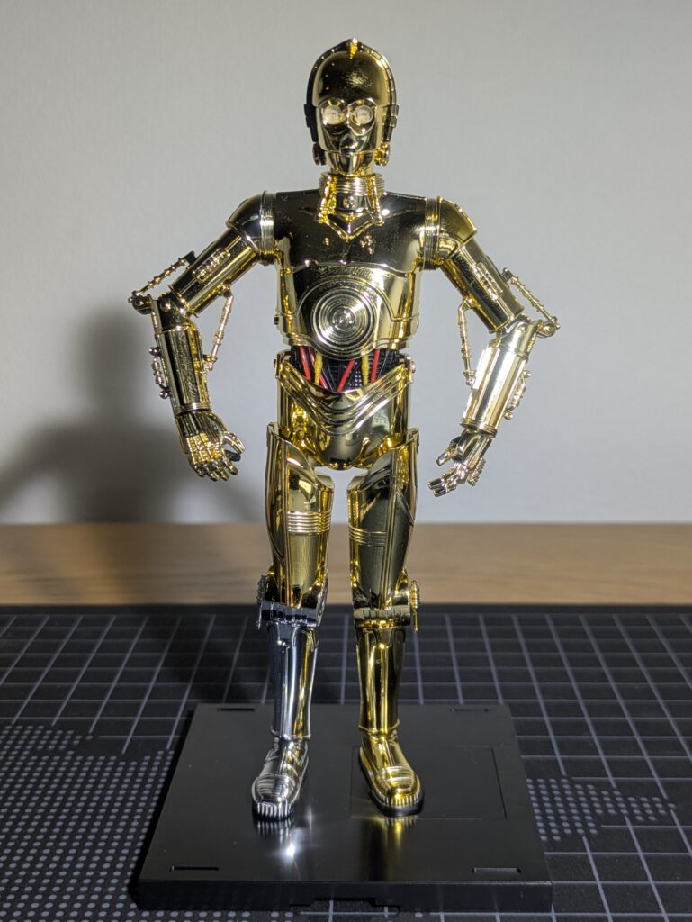 完成したC-3PO のプラモデル