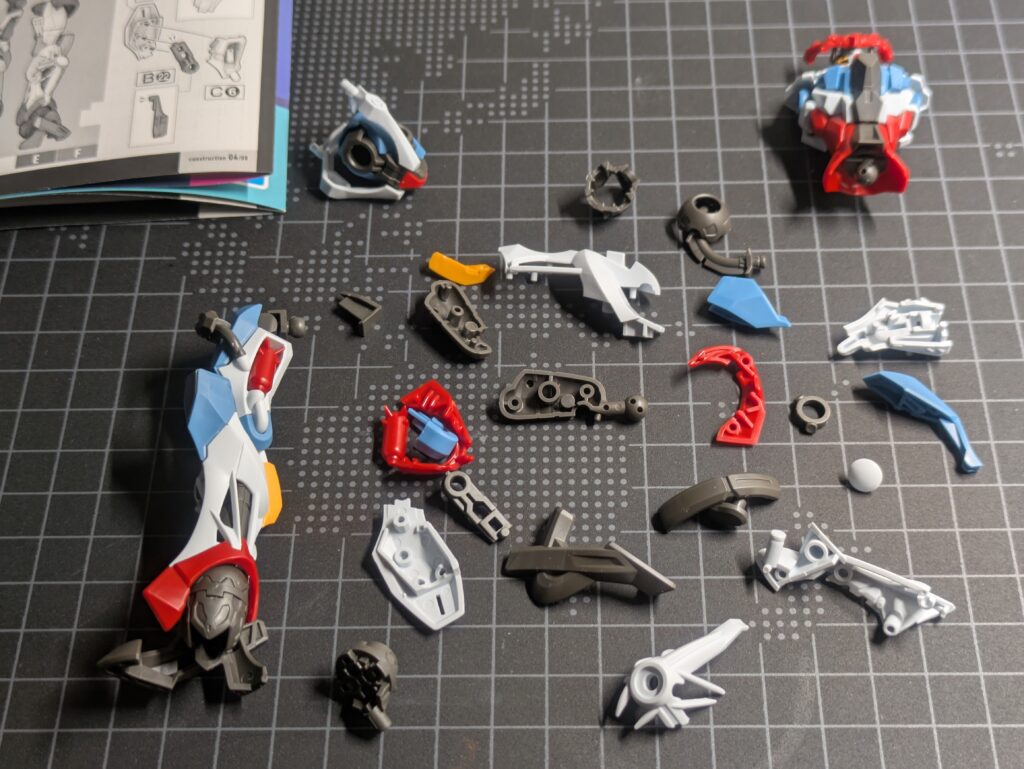 HG ジークアクスの脚部パーツ