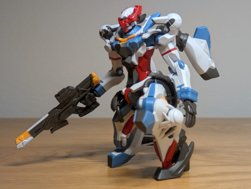 屈んだHG ジークアクス