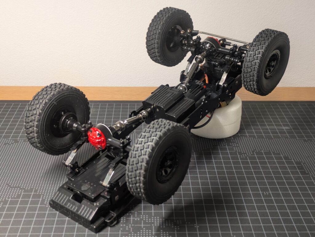 C74のフレームに取り付けたWPL JAPAN メタルアップグレードパーツセット