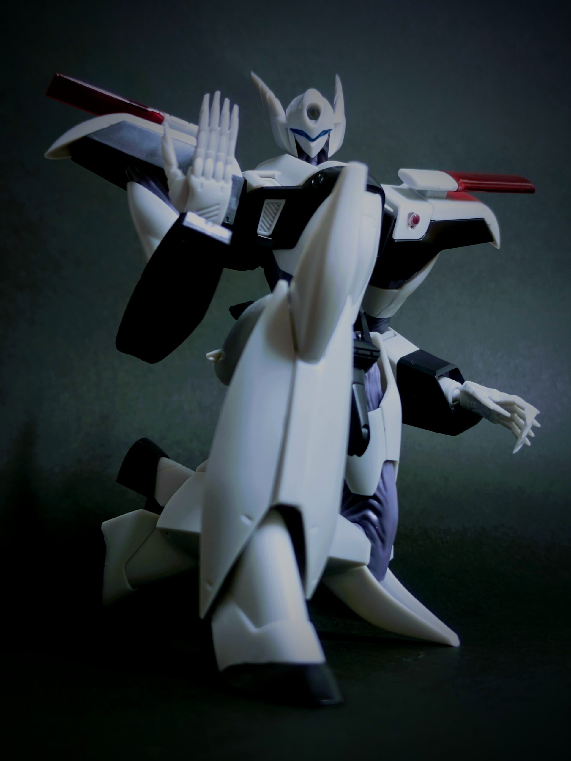 MODEROID AV-X0零式 立て膝ポーズ