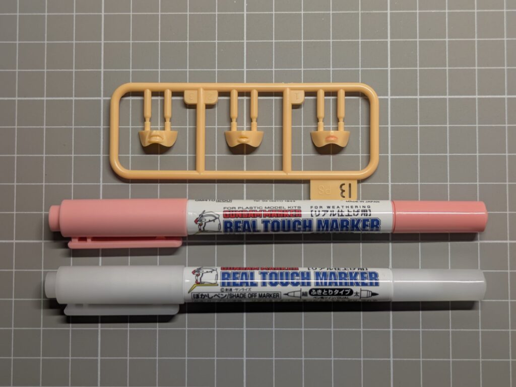 MODEROID ロボコップ のBランナーとガンダムマーカー
