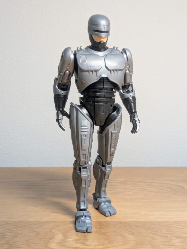 MODEROID ロボコップ 正面側