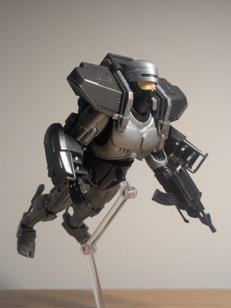 モデロイド ロボコップ ジェットパックとアームガン装備