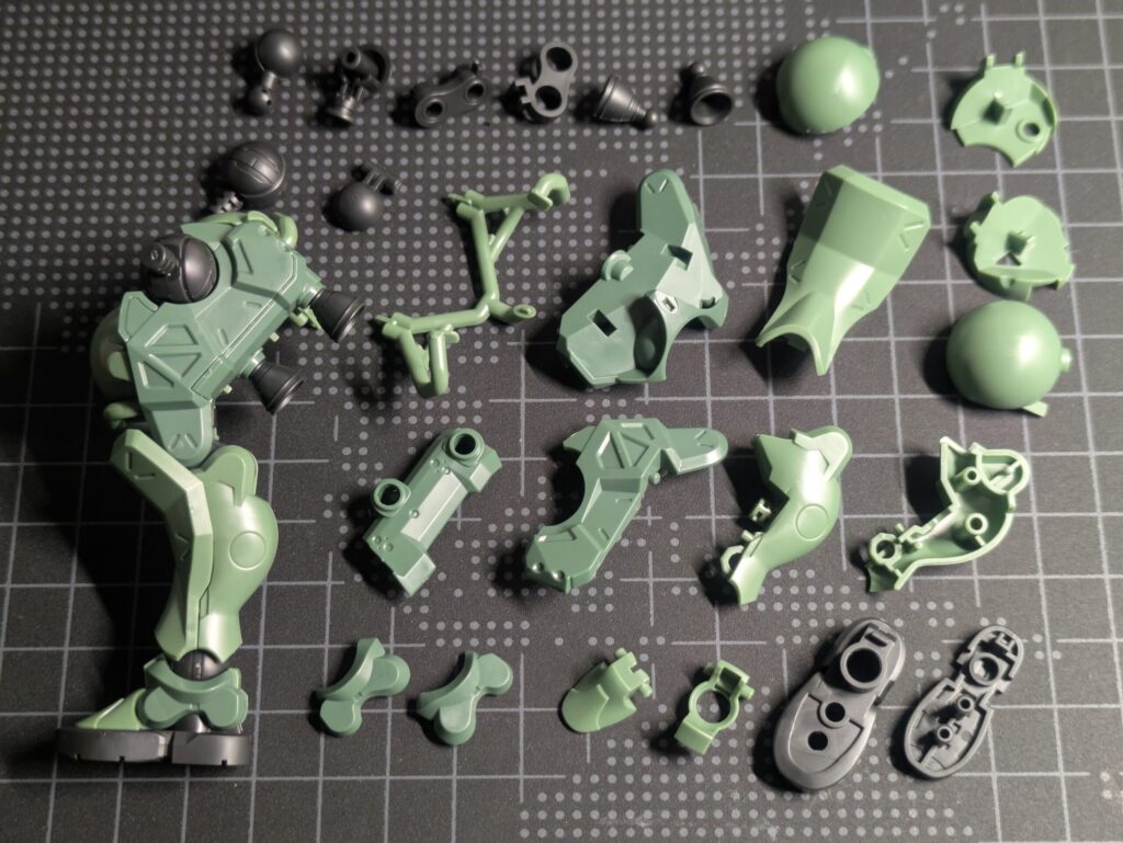 GQ版ザクの脚部パーツ