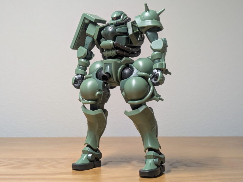 バンダイ HG 1/144 ザク(GQ) 正面から