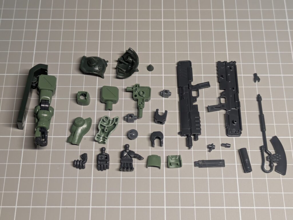 バンダイ HGUC ザクII改 (ユニコーンVer.) の腕部と武器類の部品