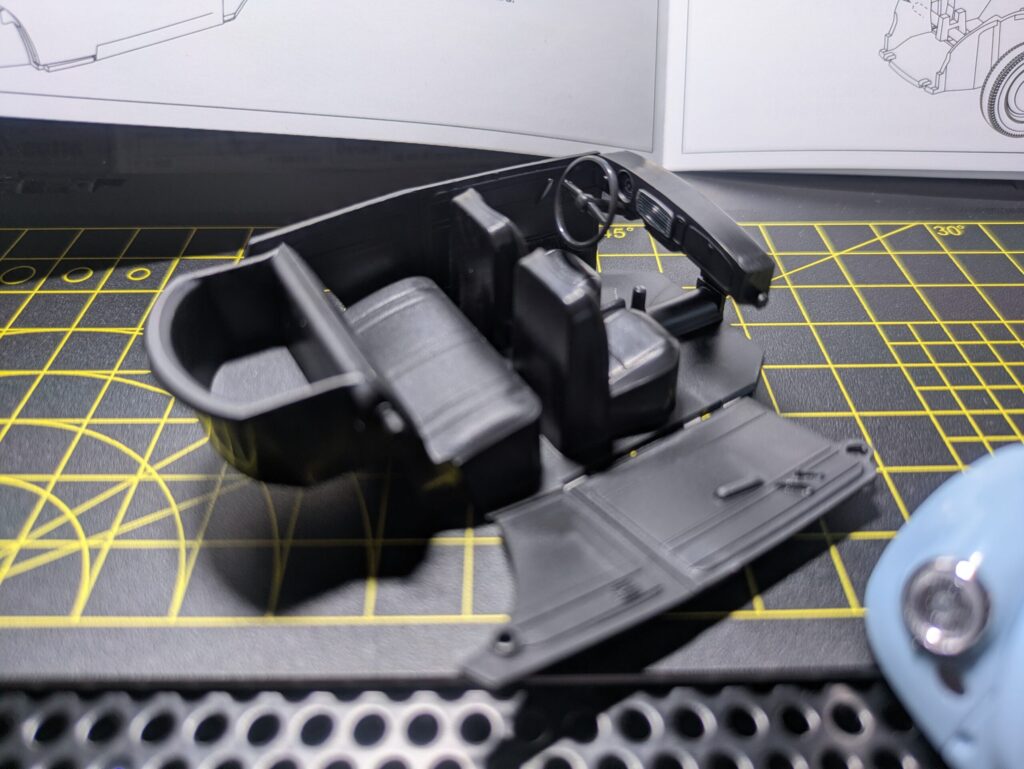 AOSHIMA 楽プラ フォルクスワーゲン ビートル ホライゾンブルーの車内