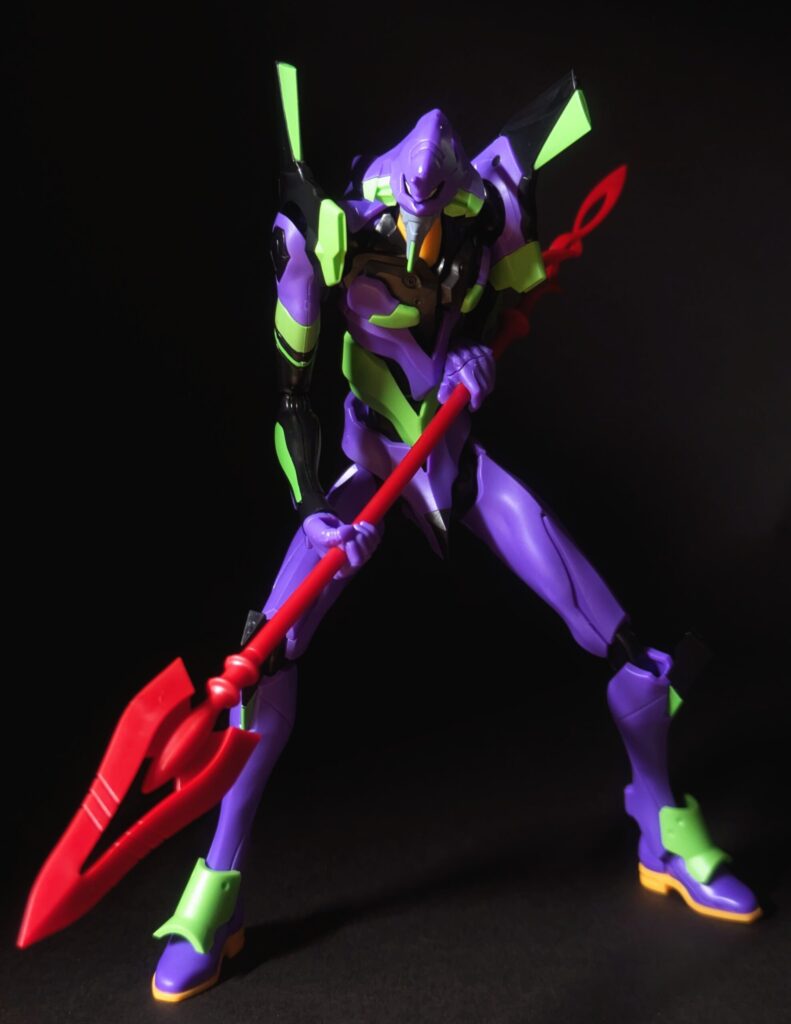 カシウスの槍を構えるMODEROID エヴァンゲリオン初号機