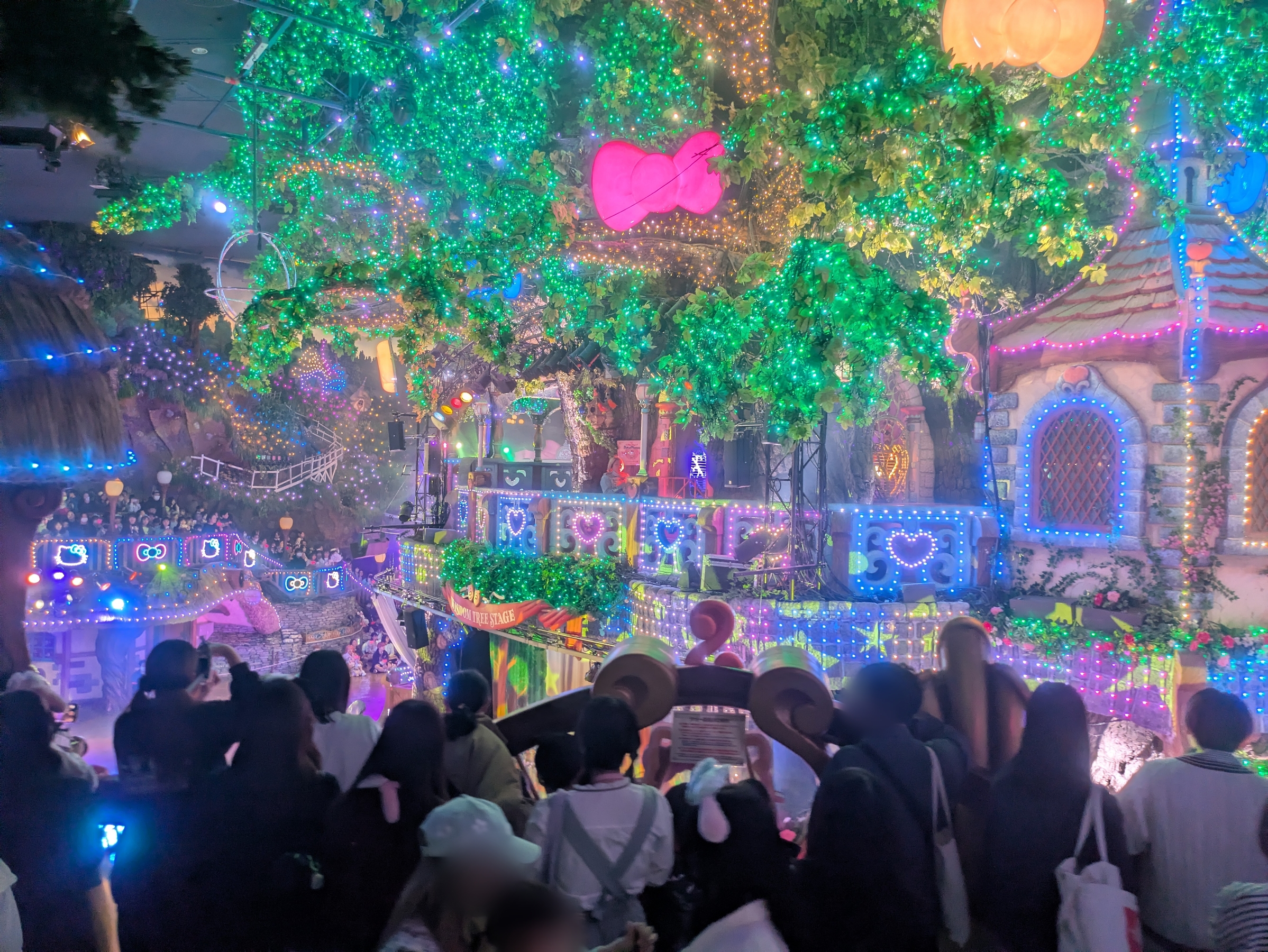 サンリオピューロランド内のパレード