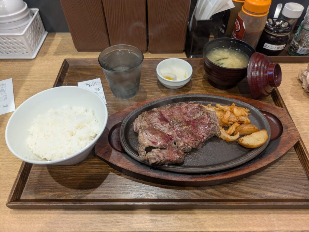 牛肩ロースステーキ定食 200g